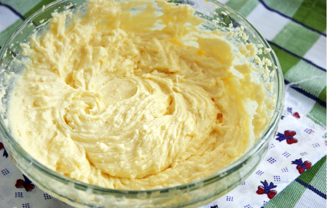 Шарлотка с яблоками: классический рецепт