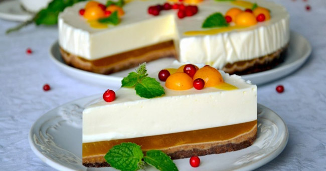 Торт без выпечки с желатином и фруктами